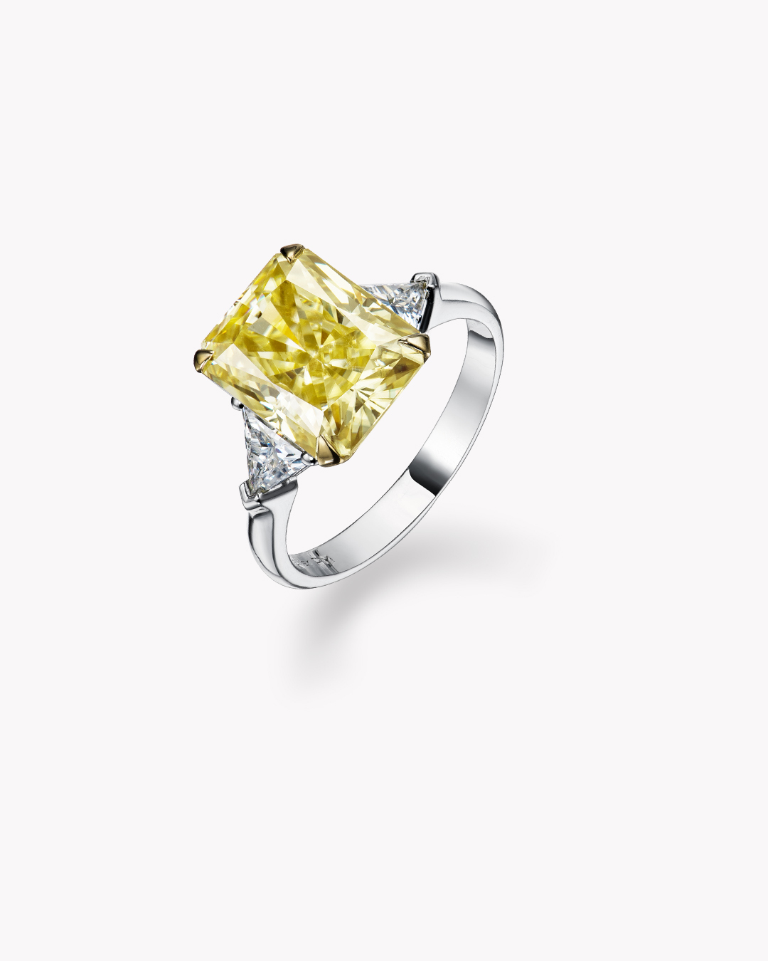 Кольцо солитер Fancy Yellow, 5,86 карата