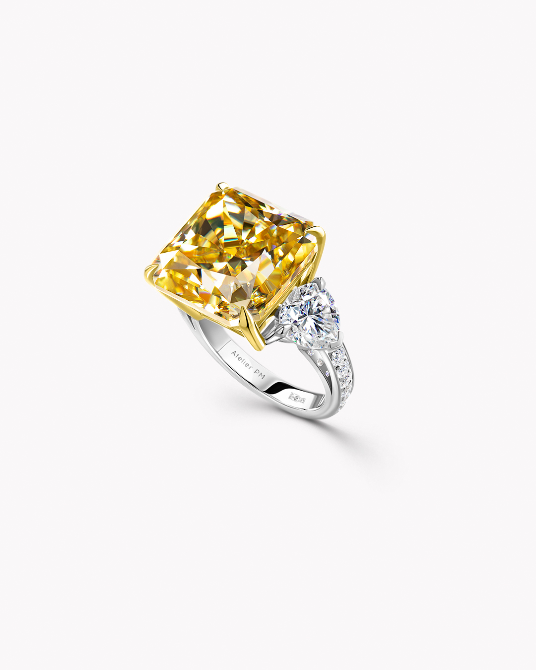 Кольцо с желтым муассанитом Fancy Yellow, 19,84 карата