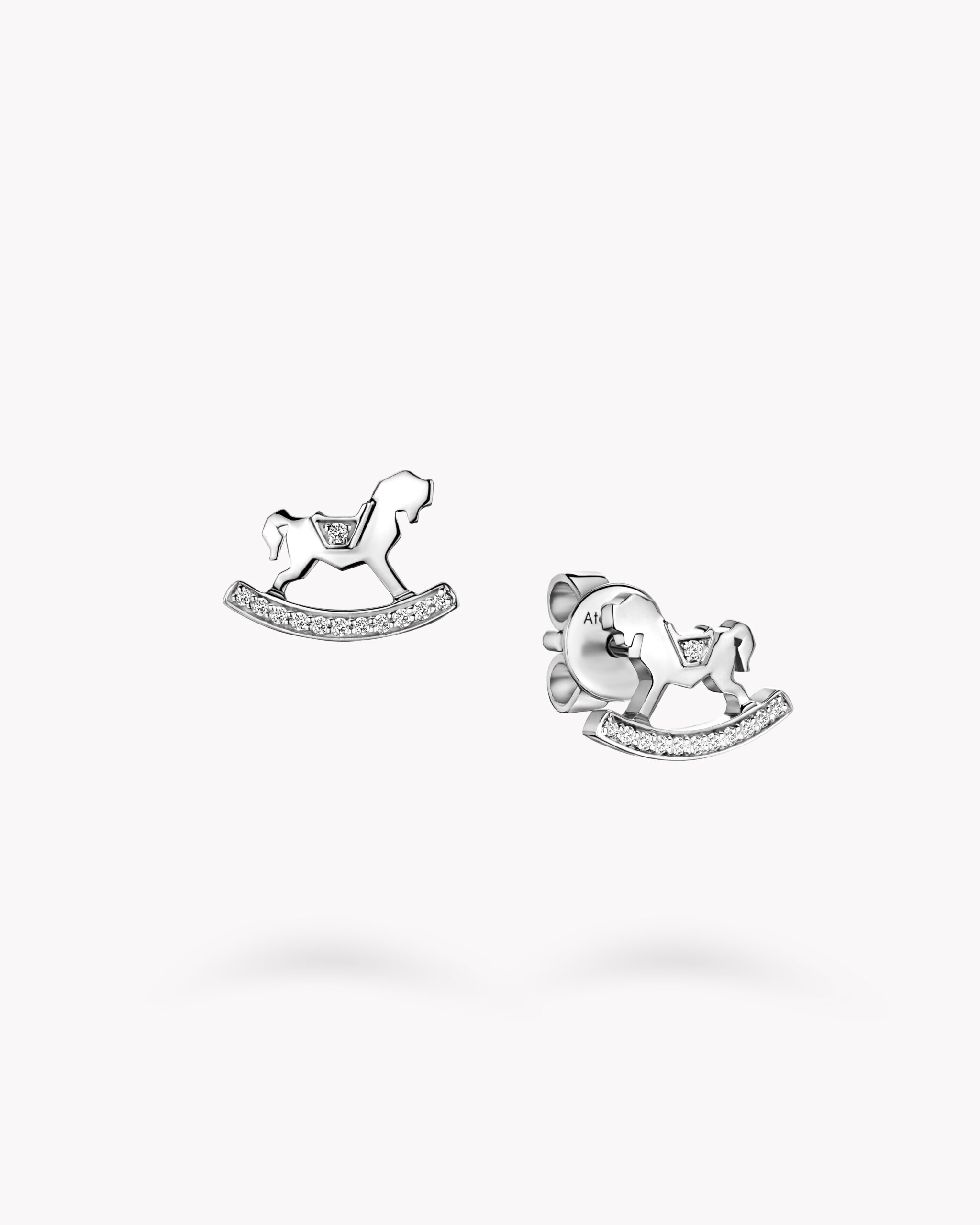 Серьги-пусеты Тоу, белое золото, бриллианты